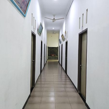 Reddoorz Syariah Near Universitas Batanghari ジャンビ エクステリア 写真