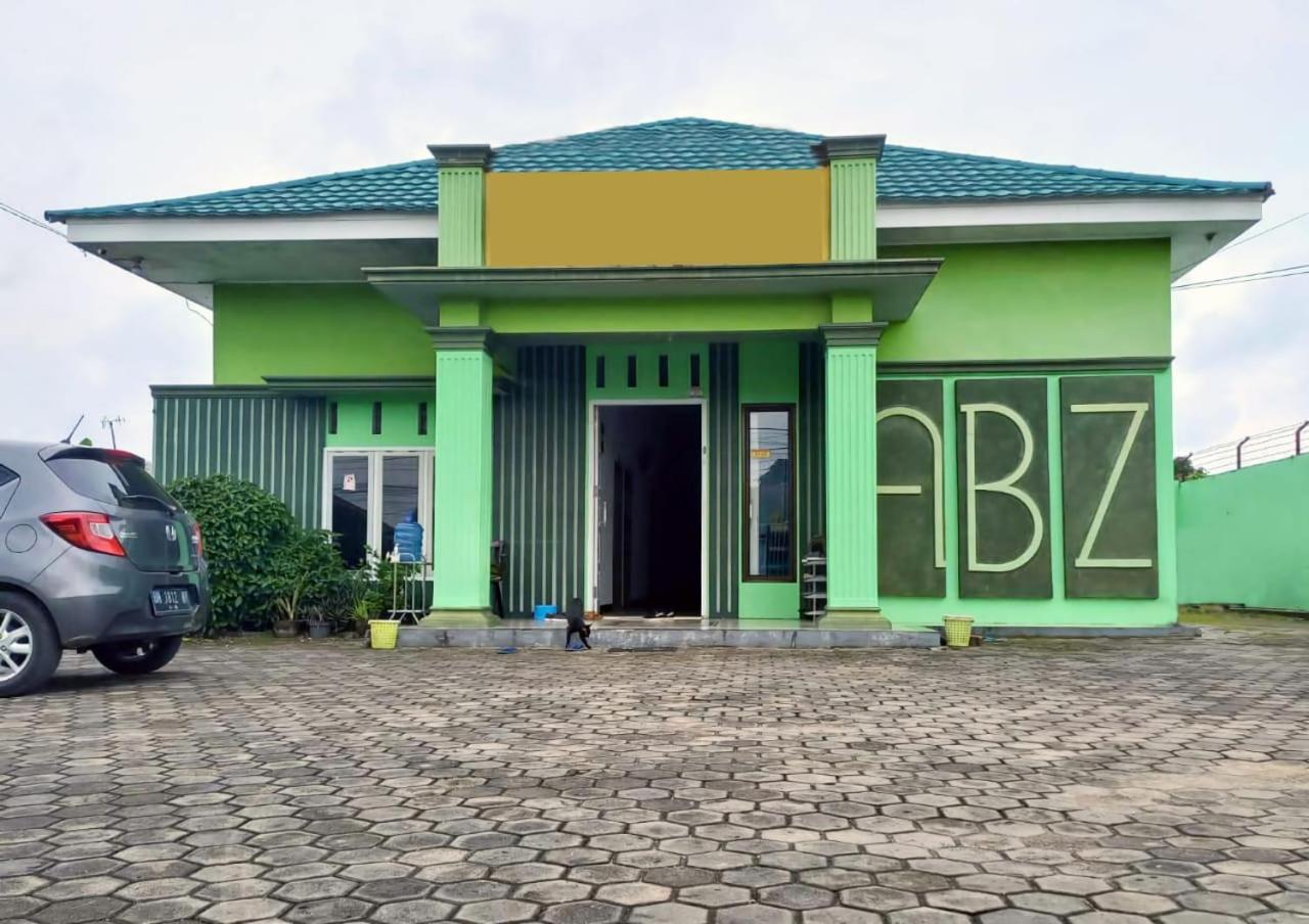 Reddoorz Syariah Near Universitas Batanghari ジャンビ エクステリア 写真