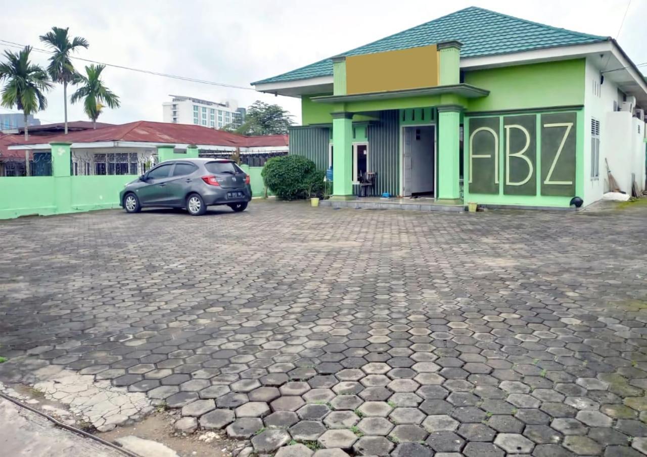 Reddoorz Syariah Near Universitas Batanghari ジャンビ エクステリア 写真