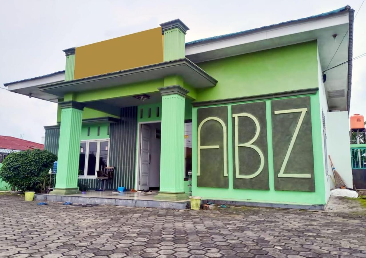 Reddoorz Syariah Near Universitas Batanghari ジャンビ エクステリア 写真